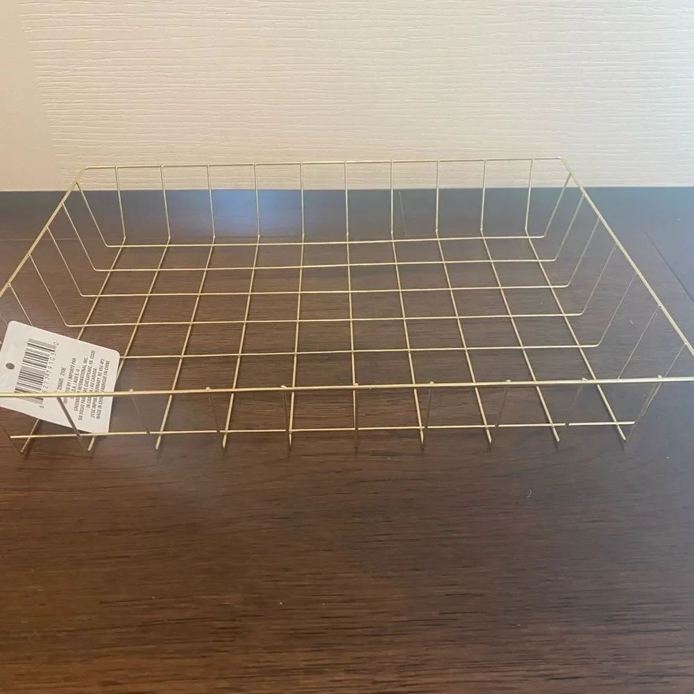 NWT Gold basket